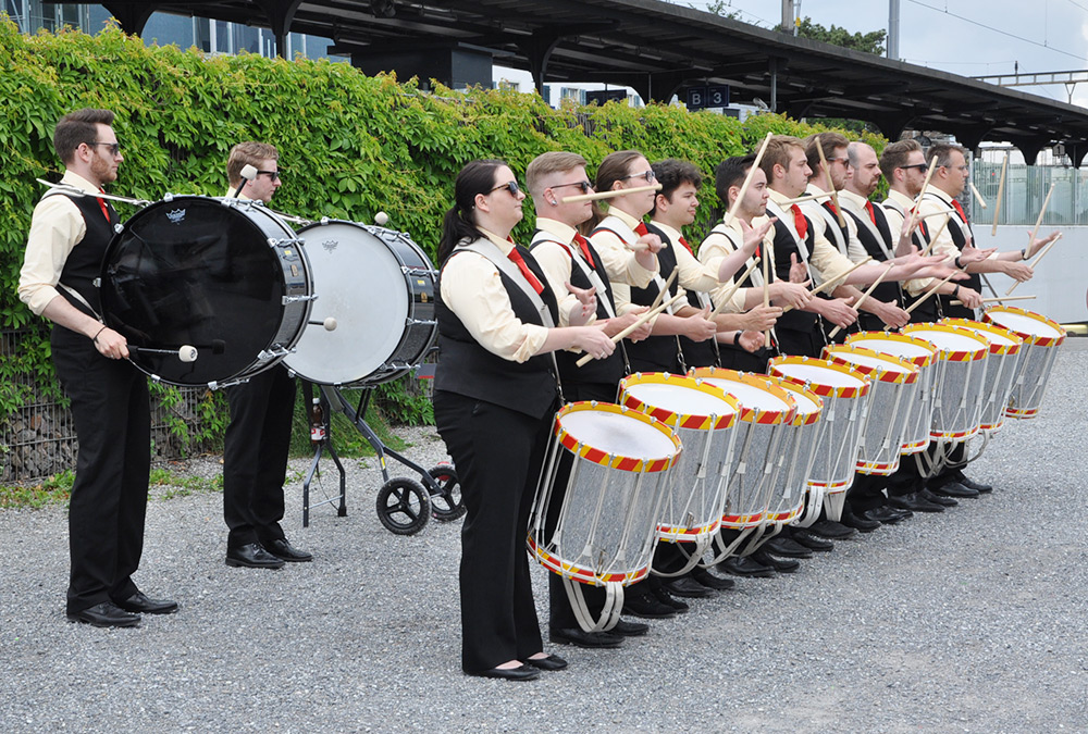 Tambouren begeistern am grossen Fest